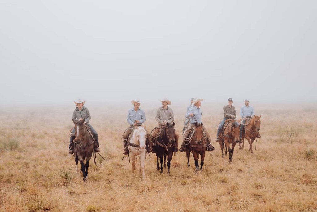 Traversée du Texas à Cheval : Un Voyage en Mode Cowboy